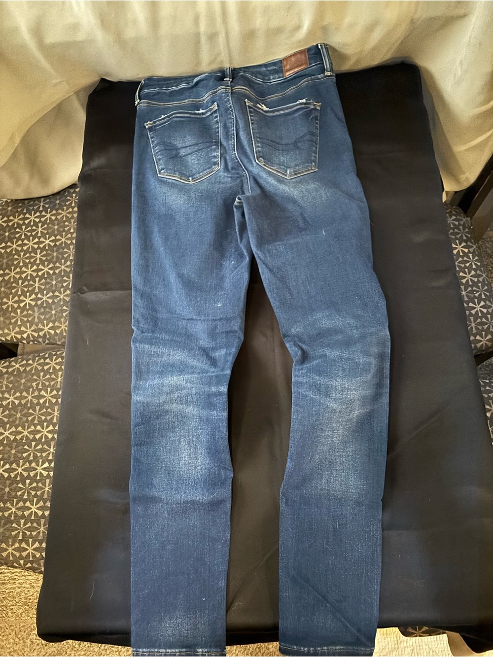 American Eagle Outfitters Dark Blue Skinny Jeans size 10 L Pocket Stitching